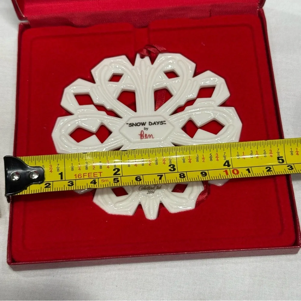 2004 Longaberger Collectors Club Ben‎ White Ceramic Snowflake Ornament
